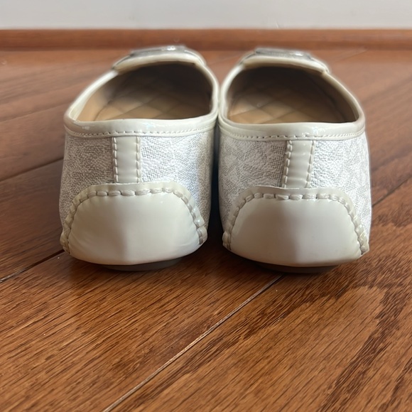 Michael Kors Lillie Moccasins Flats White/Silver - Picture 3 of 14